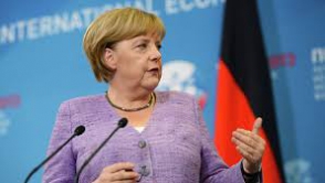 Меркель не видит оснований продолжать списывать Греции долги